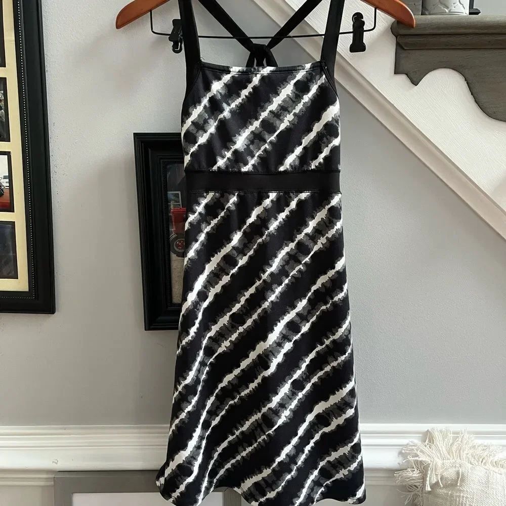 Soybu Black & White Racer Back Athletic Dress sz XS